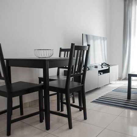 Renovated One Bedroom Apartment In Paphos With Pool Exterior foto