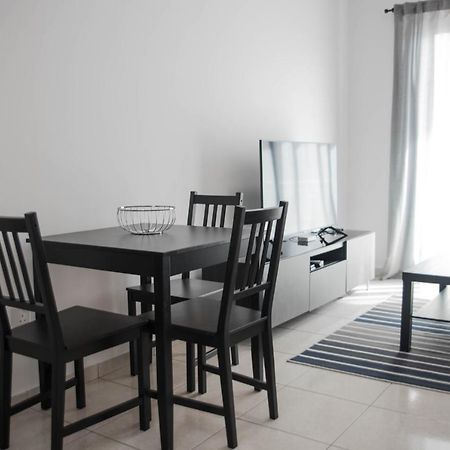 Renovated One Bedroom Apartment In Paphos With Pool Exterior foto